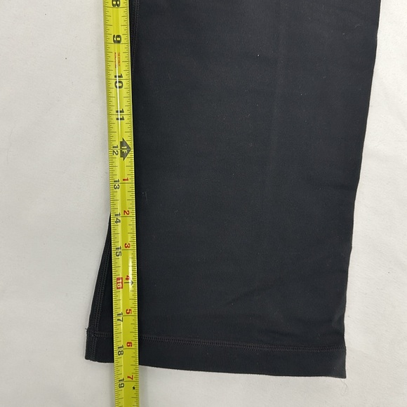LULULEMON Groove Reversible Crop Size 4 - Picture 2 of 5